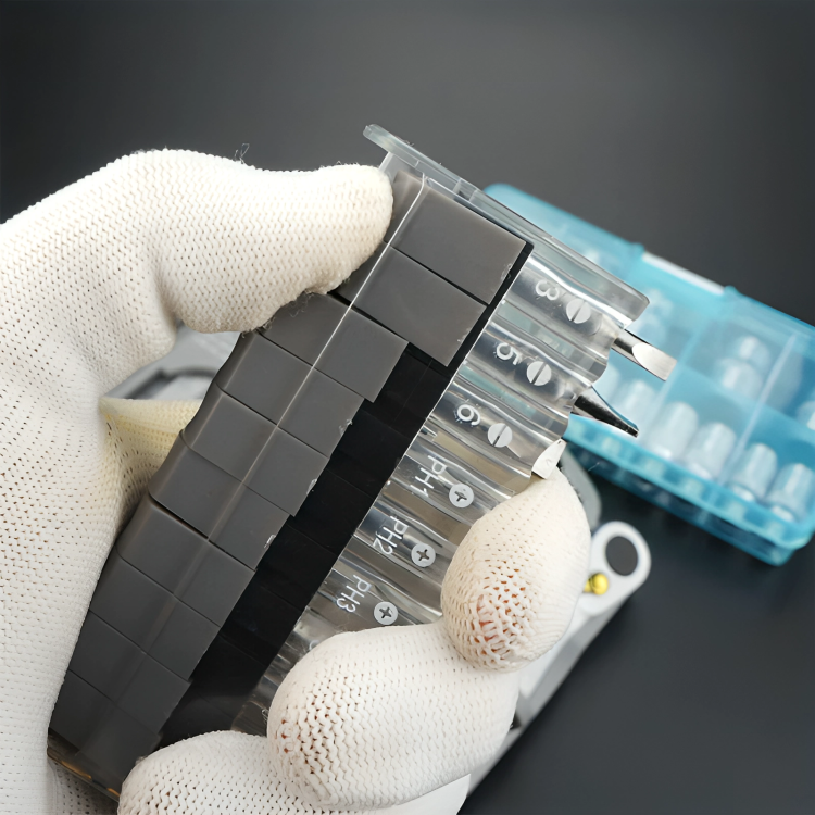 מיני מברג רב פונקציונלי – קומפקטי, מדויק ותמיד בהישג יד