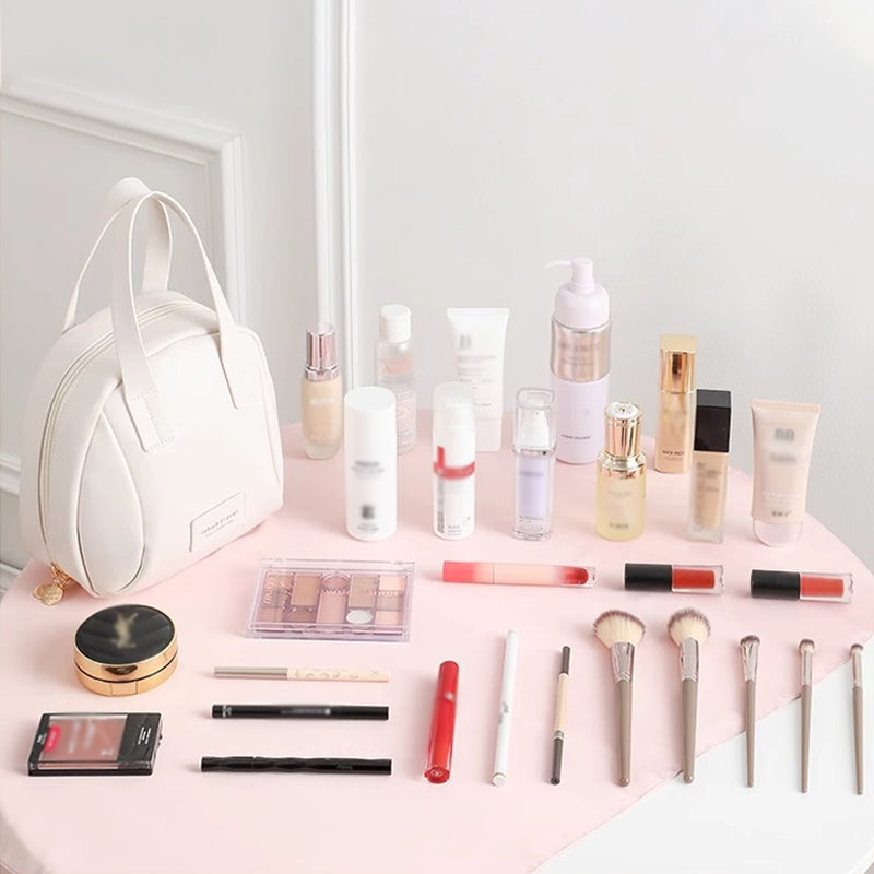 Váš make-up je vždy dobře uspořádaný a chráněný