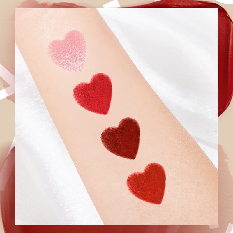 Rouges à lèvres mats dans coffret sac à main chic