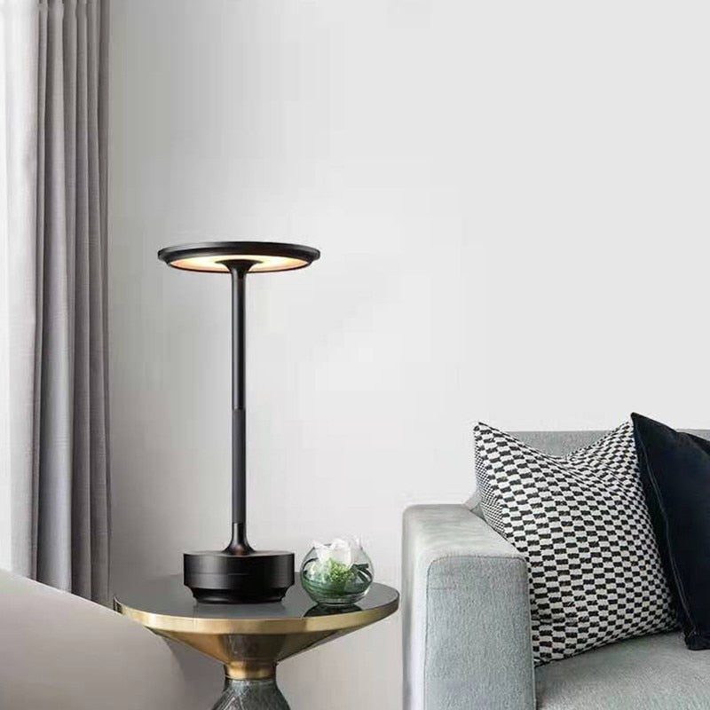 Trådlös LED-lampa med elegant och taktil design