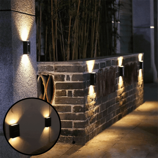 Lys upp din utomhusmiljö utan ansträngning med denna solenergi LED vägglampa 