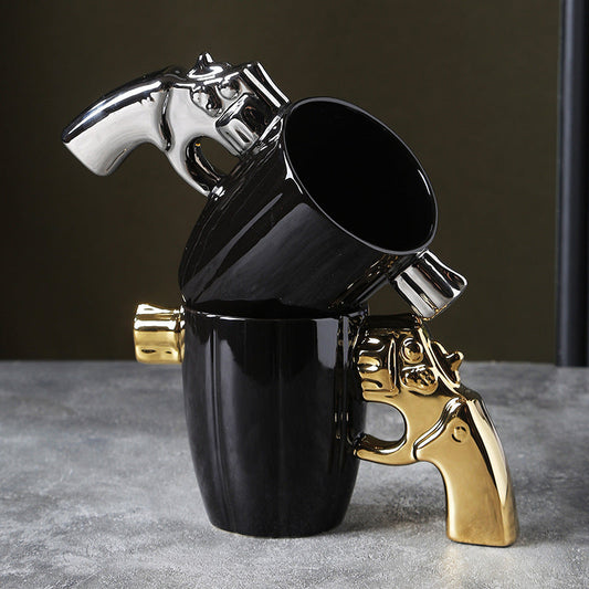 Taza de diseño con asa de pistola ultra original 